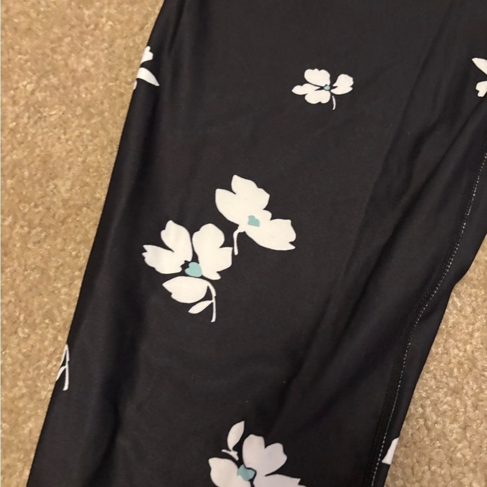 Floral Black Women’s Leggings - Picture 2 of 2